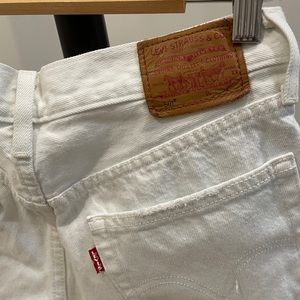 Levi White Shorts